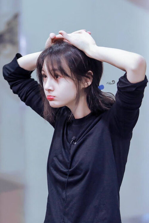 2025中国足球产业峰会即将举行，行业大咖云集，中国足球产业白皮书